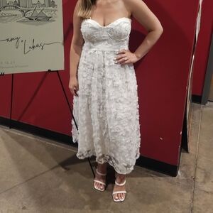 Lulus Quite Perfect White Floral Embroidered Strapless Midi Dress - Size M